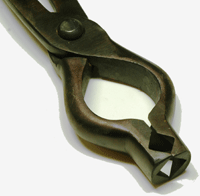 5. the Billy Bolt Tongs